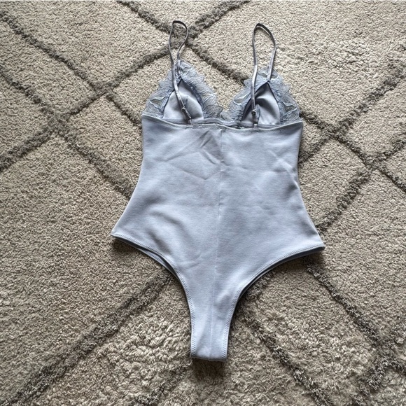 FLEUR DU MAL LILY EMBROIDERED LACE V NECK PLUNGE BODYSUIT TANK LIGHT BLUE XS - Picture 8 of 12